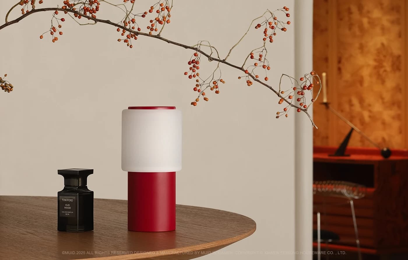 Tube Desk Lamb - Kaliteli Render Mimari Görselleştirme